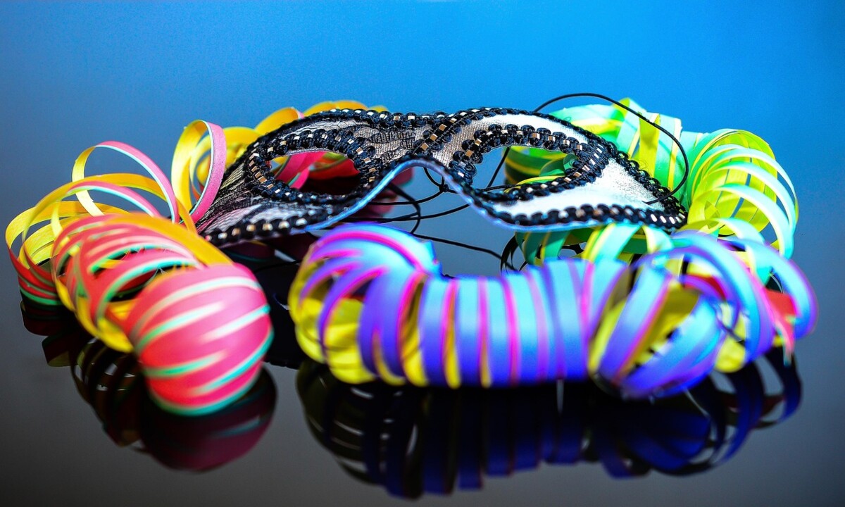 Masques et défilé - Image 1